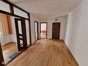 Închiriez spațiu comercial central zona Unic