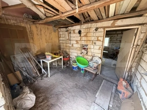 Casa partial renovata, 60mp utili , 6000 mp teren, zona Georocu Mare - imagine 11