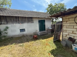 Casa partial renovata, 60mp utili , 6000 mp teren, zona Georocu Mare - imagine 18
