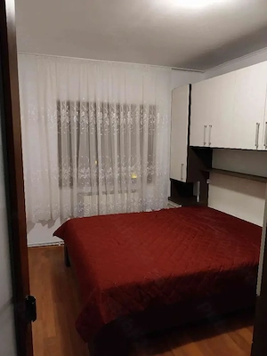 apartament 4 camere de inchiriat