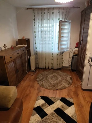 Casă renovată complet, 1800 mp teren, zonă liniștită în Cornița - imagine 2