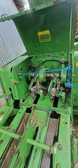 Presa John Deere 342A - imagine 5