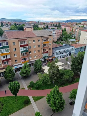 Vând apartament 3 camere 