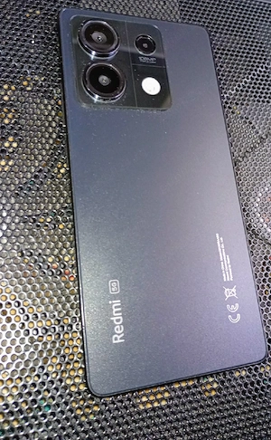 Vând sau schimb Redmi Note 13 5 G,256 8+8ram.