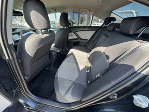 Toyota Avensis - imagine 17