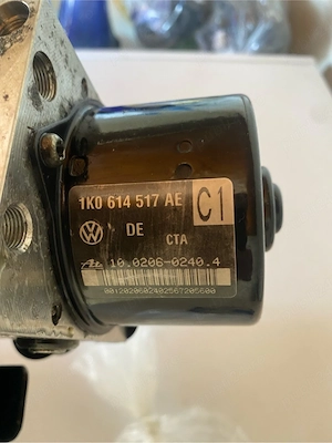Vând pompă ABS/ESP completă (modul electronic + pompă hidraulică) în stare perfectă de funcționare. - imagine 3