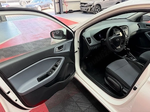 Hyundai i20 automat - imagine 8