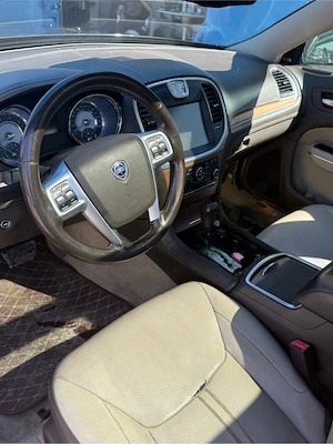 Lancia Thema Chrysler 300c, 3.0 diesel, an 2012 DOARpentru dezmembrat, motorul desfacut in portbagaj - imagine 5