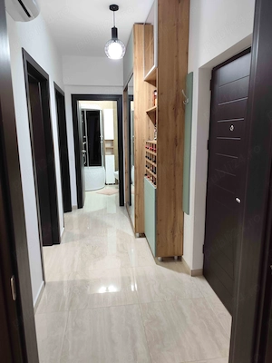 Apartament 2 camere de închiriat - zona 9 Mai - imagine 3