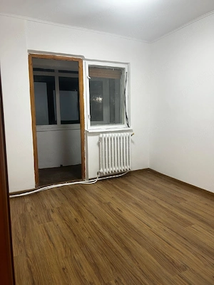 Se vine apartament 4 camere decomandate, ultracentral, renovat, etaj 1 - imagine 3