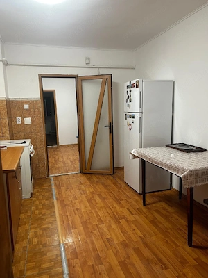 Se vine apartament 4 camere decomandate, ultracentral, renovat, etaj 1 - imagine 5