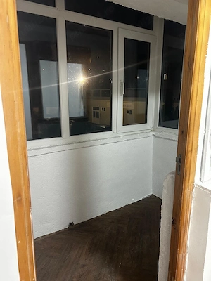 Se vine apartament 4 camere decomandate, ultracentral, renovat, etaj 1 - imagine 9