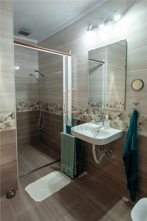 Vila D+P+E cu jaccuzi exterior in Iosia - imagine 5