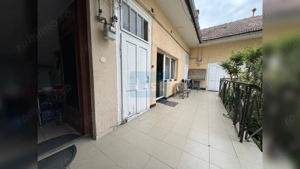C0MISION 0% ! 3 camere, 2 bai, terasa, casa tip vila, curte comuna - imagine 2