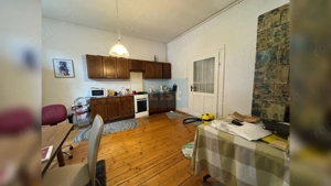C0MISION 0% ! 3 camere, 2 bai, terasa, casa tip vila, curte comuna - imagine 3