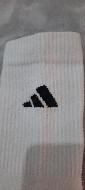 vând șosete adidas 