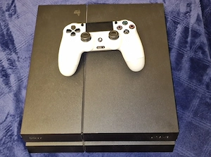 Playstation 4 1TB cu controller in bune conditii