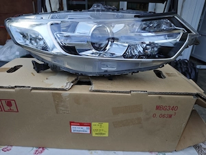 Set faruri cu xenon Honda Accord VIII