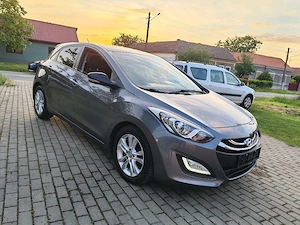 Hyundai i30 Facelift Full led 1.5 Diesel 6+1 Trepte 93.000 Km Verificabili-Garantie-Impecabilă! - imagine 2