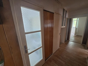 Reșița, apartament 4 camere,  90 mp, etaj 1, zona Moroasa - imagine 6