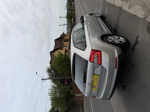 Skoda Rapid Spaceback 1.6 TDI Euro 5 90 CP Navi Clima Incalzire scaune - imagine 2