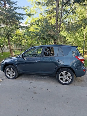 Vand Toyota RAV4 cu multe opțiuni! - imagine 3