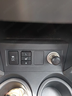 Vand Toyota RAV4 cu multe opțiuni! - imagine 9
