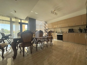 Casa Moderna, 9 camere in zona Parneava - imagine 11
