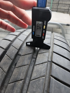 Bridgestone 235/45 R17 - imagine 3