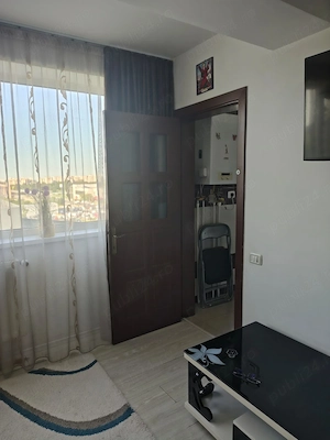 Închiriez garsonieră 