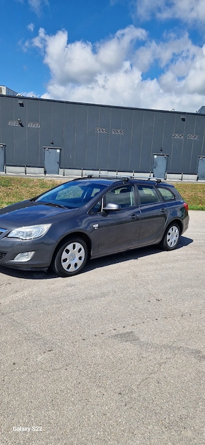 vând Opel astra j - imagine 2