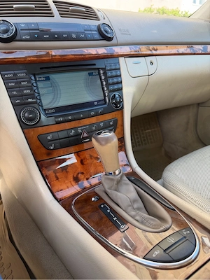 Mercedes E 320 4matic - imagine 5