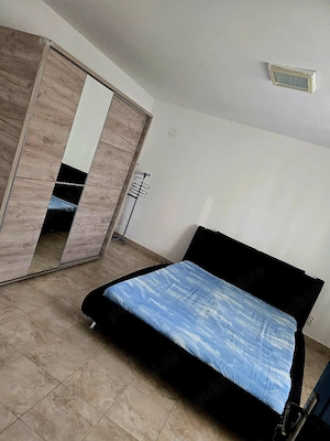 Închiriez apartament la casă  - imagine 3