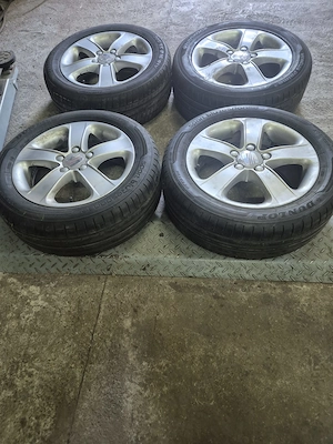 Vand anvelope vara cu jante aluminiu