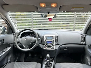 Hyundai i30 CW 1.6CRDi 2010 - imagine 5