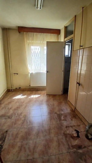 3 cam decomandat foarte spatios St O Iosif 2 bai 2 balcoane Boxa - imagine 12