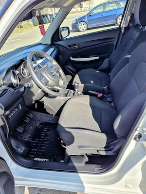 Vand Suzuki Swift M-Hybrid 1.2 Spirit - imagine 9