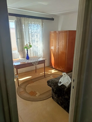 Închiriez apartament cu trei camere decomandat în Turda  - imagine 4