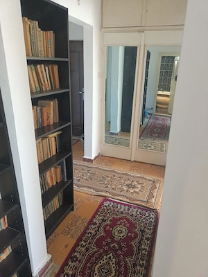 Închiriez apartament cu trei camere decomandat în Turda  - imagine 3