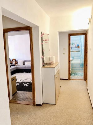 Apartament spațios 3 camere, 78 mp, central Drăgășani   zonă Rusidava - imagine 5