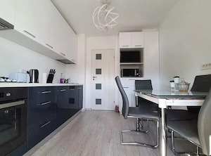     ORADEA chirie apartament decomandat 2 camere - imagine 3