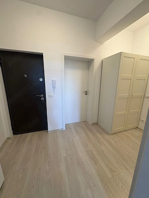 Ap 2 cam decomandat, bloc nou   mobilat și utilat, 2 balcoane, loc de parcare inclus - 420 Euro - imagine 9