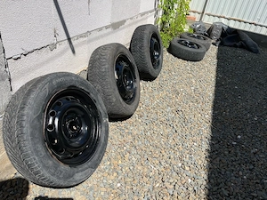 Vând set jante cu anvelope 185/60 R14 M+S All Season