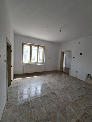 Casa spatioasa + garsoniera,gradina si garaj  - imagine 4