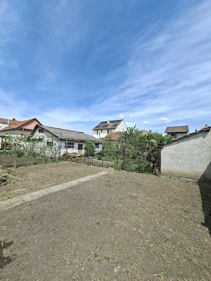 Casa spatioasa + garsoniera,gradina si garaj 