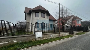 Vila eleganta de inchiriat, locatie excelenta - imagine 5