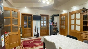 Casa 7 camere, teren 590 mp in Calnic - imagine 3
