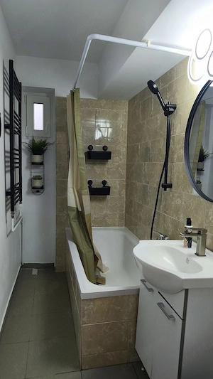 Proprietar   Închiriez garsonieră superbă în Ploiești (Zona Malu Roșu) - imagine 4
