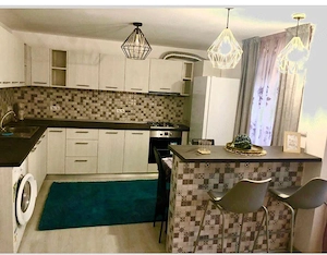 AV688 Casa la curte comuna, 4 camere, Dorobanti - imagine 2