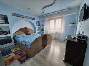 Vând apartament cu 3 camere - imagine 2